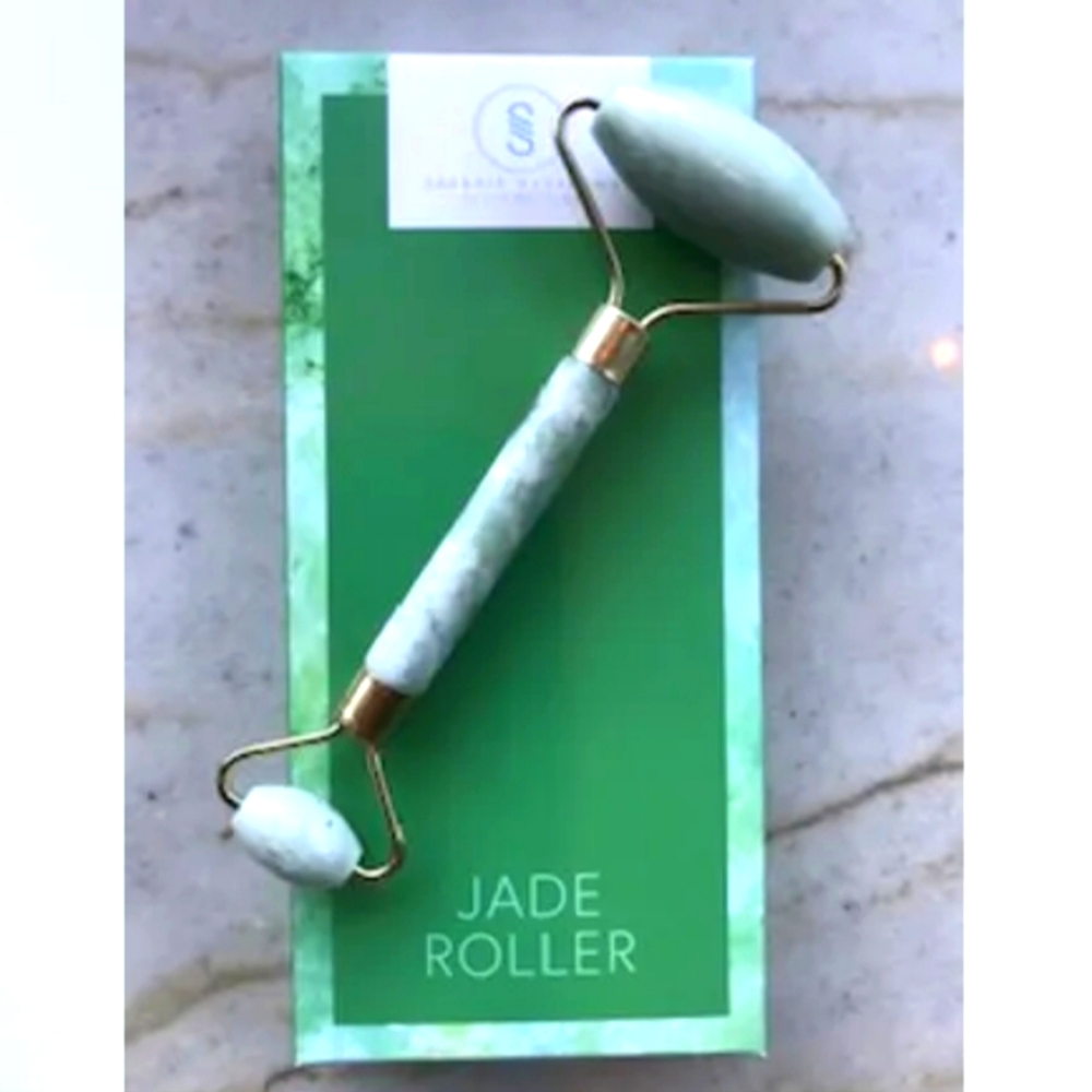 Sherrie Matthews Acupuncture Jade Stone Roller